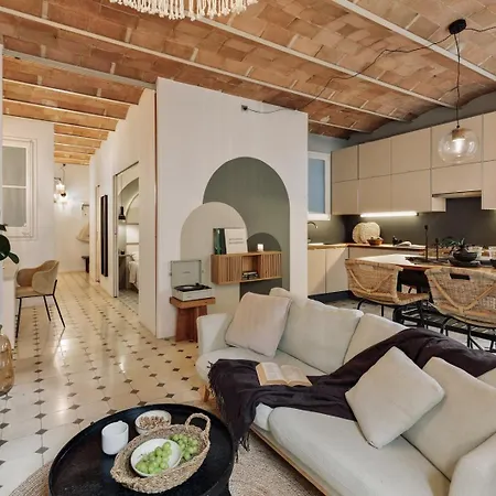 Cape - 2 Bedrooms In Gracia Apartment *